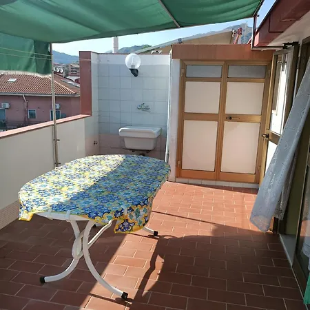 Mimosa Oda ve Kahvaltı Giardini Naxos