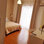 Alojamento de Acomodação e Pequeno-almoço Mimosa Giardini Naxos