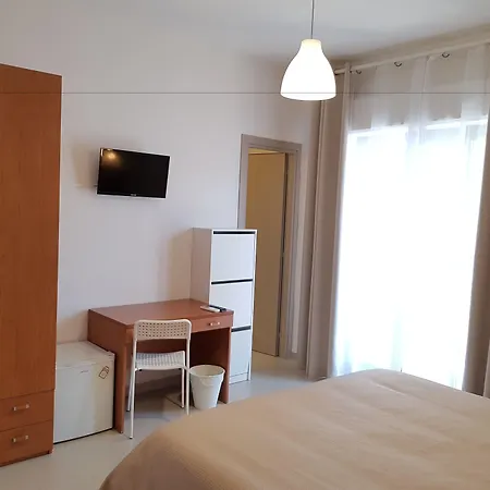 Mimosa Bed and breakfast 4*