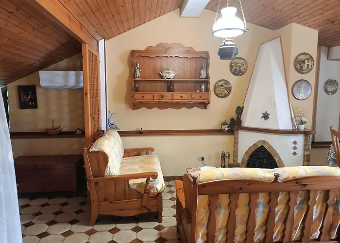 Mimosa Bed & Breakfast 4*